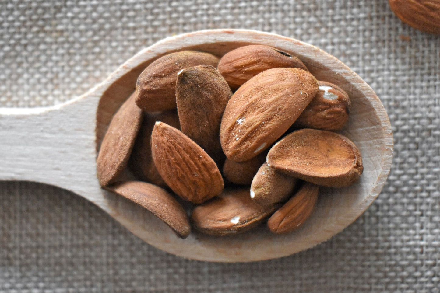 Mandorle amare sgusciate
